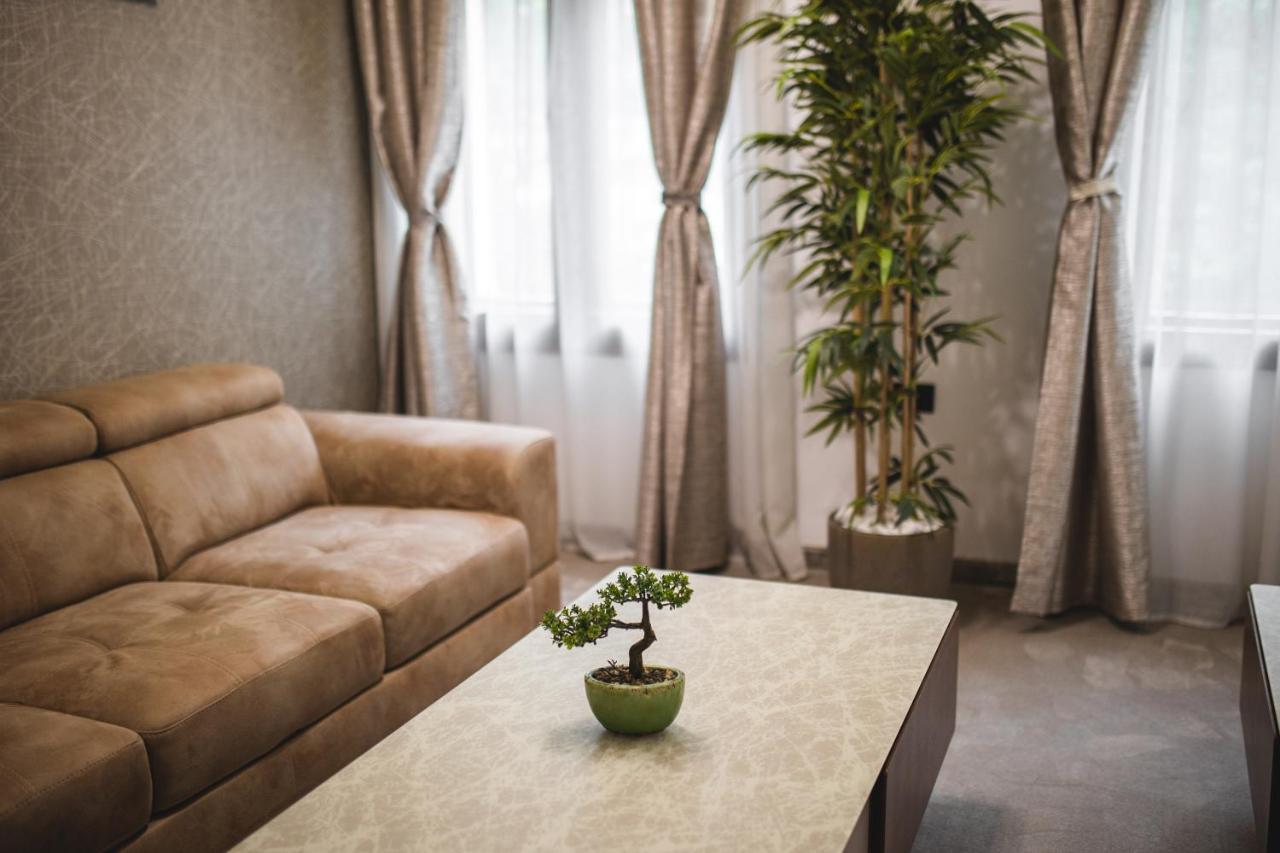 Apartmanski Smestaj King Bo Nis Ngoại thất bức ảnh